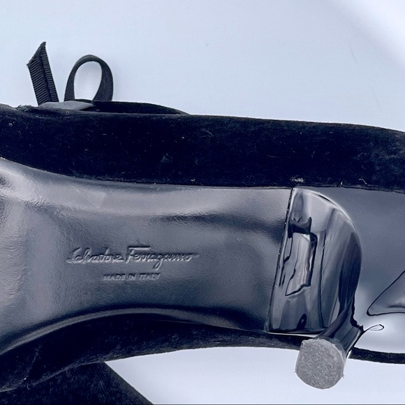 SALVATORE FERRAGAMO 🖤 Black Velvet Bardwill Bow Mary Jane Pumps | US 7 - Picture 13 of 15